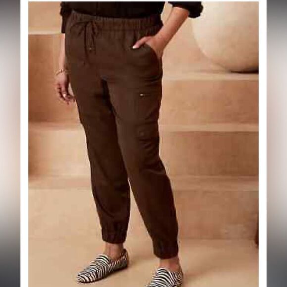 BANANA REPUBLIC WOMEN'S BURNT UMBER BROWN TENCEL SOFT CARGO PANTS SIZE M - Picture 2 of 9